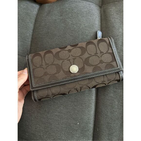 Coach vintage brown wallet with signature C - Picture 1 of 7